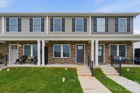 Homes in Oak Hill, Hickory