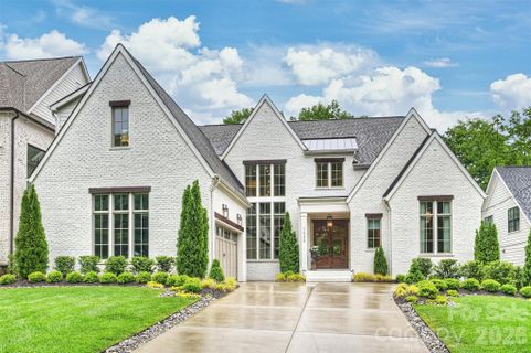 1525 Lynway Drive active home in Dilworth, Charlotte, NC
