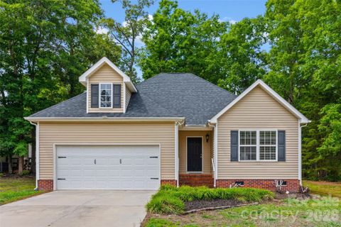 509 Kittiewake Lane active home in Eagle Creek, Clover, SC