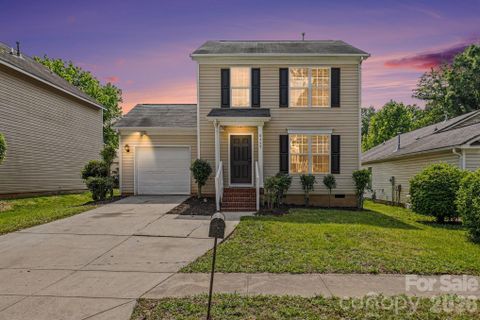 6325 Linda Vista Lane pending home in Barrington, Charlotte, NC
