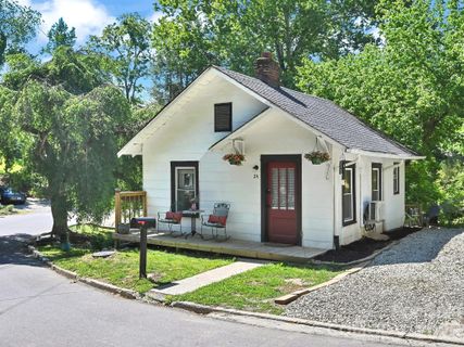 24 Chatham Road pending home in Jackson Park, Asheville, NC