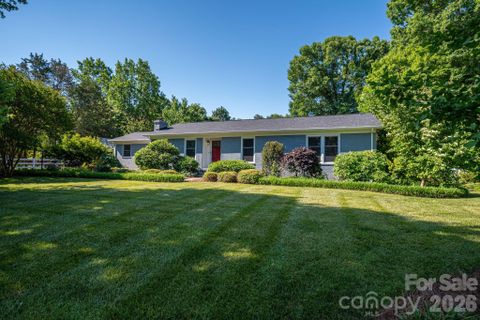 305 Heather Lane sold home in Westland Farm, Mount Holly, NC