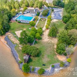 1039 Hunters Run Drive