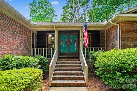 5523 Beaver Dam Lane active home in Farmwood, Mint Hill, NC