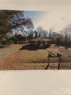 5323 Eaton Circle