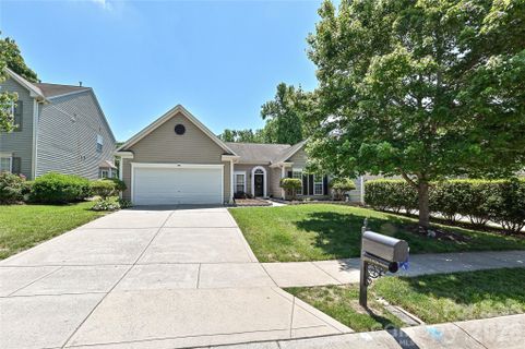 1029 Canopy Drive pending home in Brandon Oaks, Indian Trail, NC