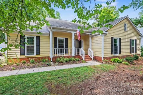 4300 Saxonbury Way active home in Wellington, Charlotte, NC