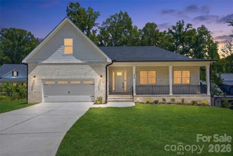 825 Breezewood Drive