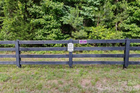 1628 Sherrer Road pending home in Olde York Farms, York, SC