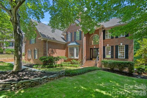 192 Sunrise Circle pending home in The Harbour At The Pointe, Mooresville, NC