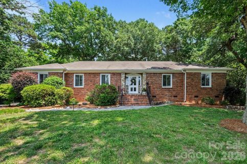 6641 Brookmeade Drive pending home in Olde Providence, Charlotte, NC
