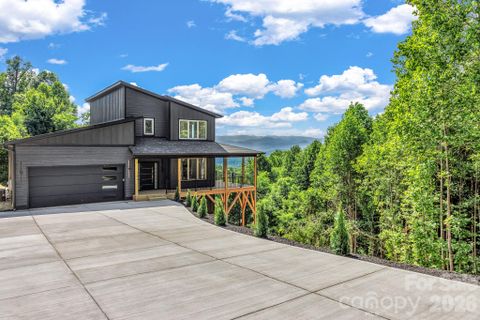 221 Coopers Drive sold home in Rambling Hills, Hendersonville, NC