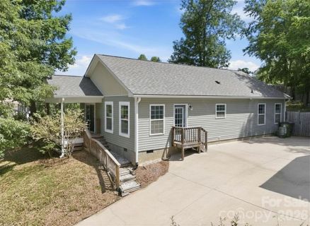 253 Brooklyn Lane