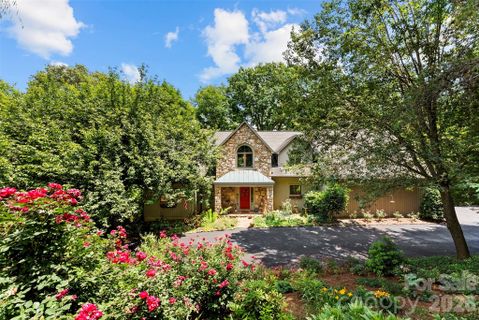 304 Eagles Walk