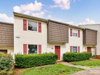 7924 Shady Oak Trail pending home in Quail Run, Charlotte, NC