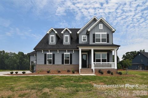 309 Triple Ponds Court pending home in Edmunds Farm, Clover, SC
