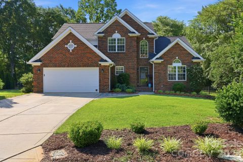 15704 Framingham Lane active home in Birkdale, Huntersville, NC