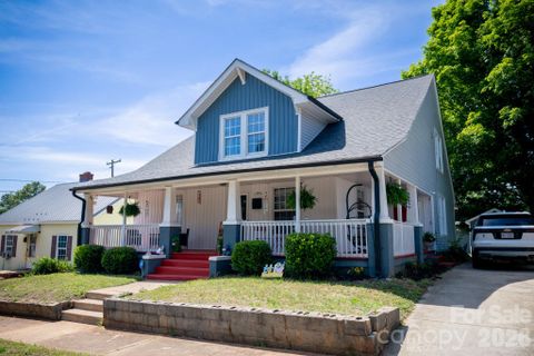 Homes in Arlington, Salisbury