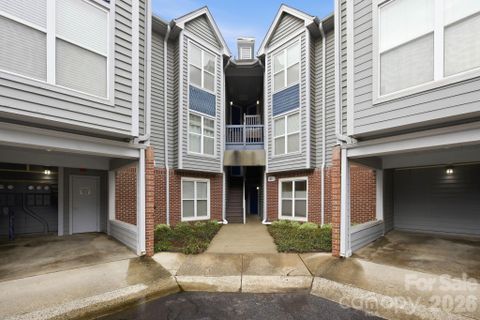 509 N Graham Street active home in The Fourth Ward Square, Charlotte, NC