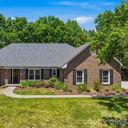 18 High Bluff Drive