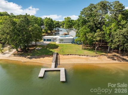 3911 Sandy Point Drive active home in Lake Wylie, York, SC