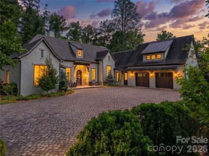 11 Beadle Lane pending home in Ramble Biltmore Forest, Asheville, NC