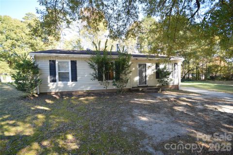 403 Stirrup Court pending home in Bridlewood, Charlotte, NC