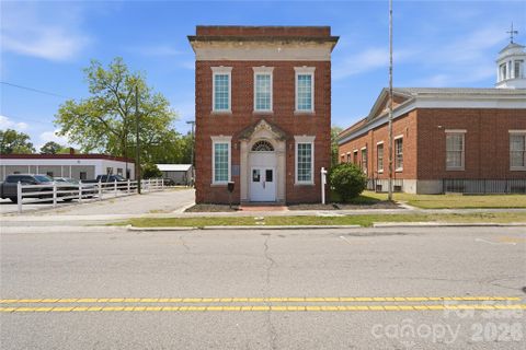 211 Atkinson Street