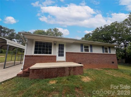 318 Mitchell Street
