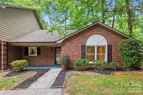 137 Phil Court pending home in Ashebrook Villas, Fort Mill, SC
