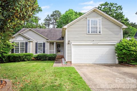 10026 Dauphine Drive active home in Walden Ridge, Charlotte, NC