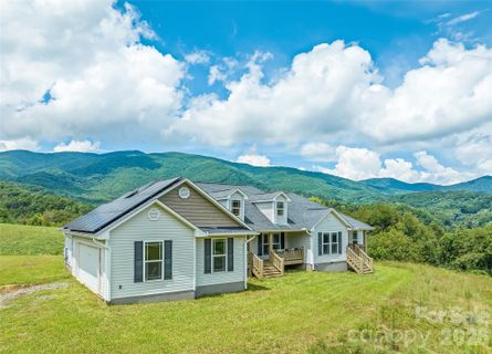 232 Applehill Drive pending home in Barbers Orchard, Waynesville, NC