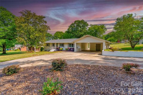 809 Forest Hill Drive