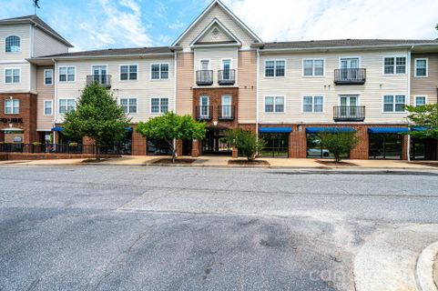 Previously sold for $306,500