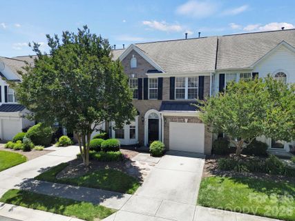 415 Foilage Court active home in Autumn Cove At Lake Wylie, Lake Wylie, SC