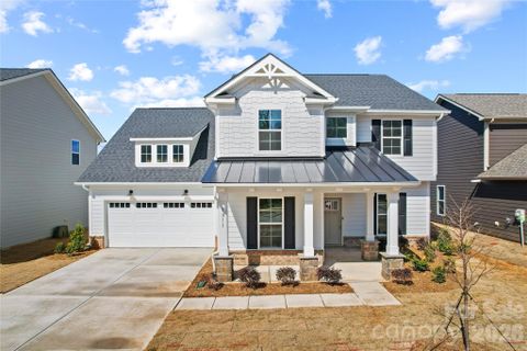 1011 High Bluff Point pending home in Forest Creek, Waxhaw, NC