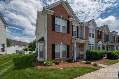 3000 Misty Harbor Circle pending home in Cramerton Village, Cramerton, NC