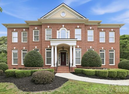 7818 Stonehaven Drive pending home in Weddington Chase, Waxhaw, NC