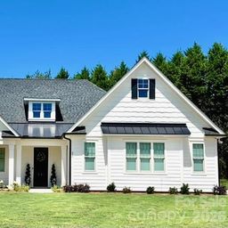 547 Muirfield Way