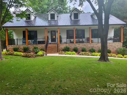 2549 S Lake Shore Road active home in Nixons Lakeview Lots, Denver, NC