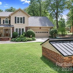 311 N Deerfield Circle