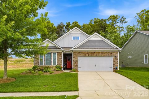 2274 Seagull Drive active home in Covington At Lake Norman, Denver, NC