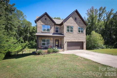 10105 Greenwood Court pending home in Cabarrus Woods, Charlotte, NC