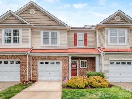 3064 Priory Ridge Drive active home in Arlington, Fort Mill, SC