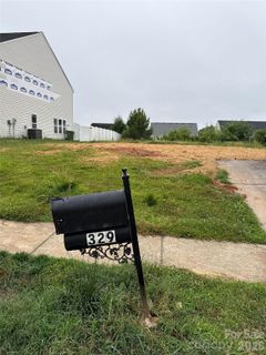 329 Zander Woods Court pending home in Kendrick Farm, Mount Holly, NC