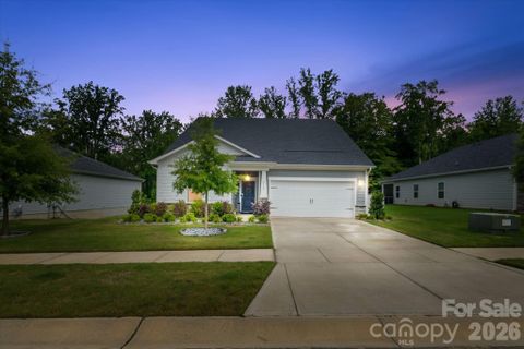 4518 Duplin Drive active home in The Vineyards On Lake Wylie, Charlotte, NC