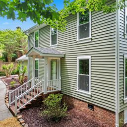762 Courtney Street