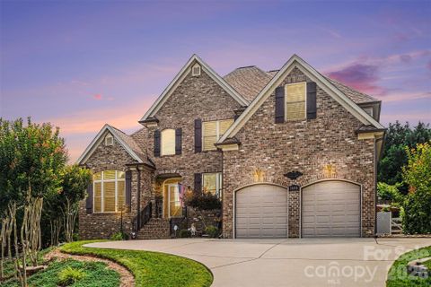1694 Avalon Drive pending home in Seven Oaks, Rock Hill, SC