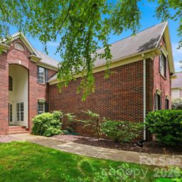 8526 Wren Creek Drive