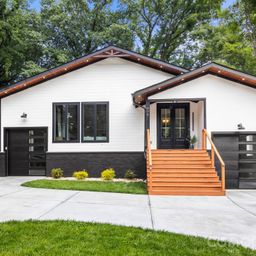 809 Crater Street